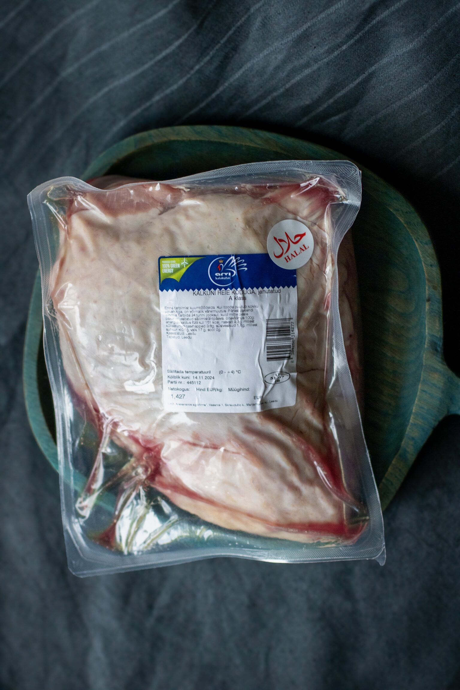 Turkey thigh with bones - Image 2