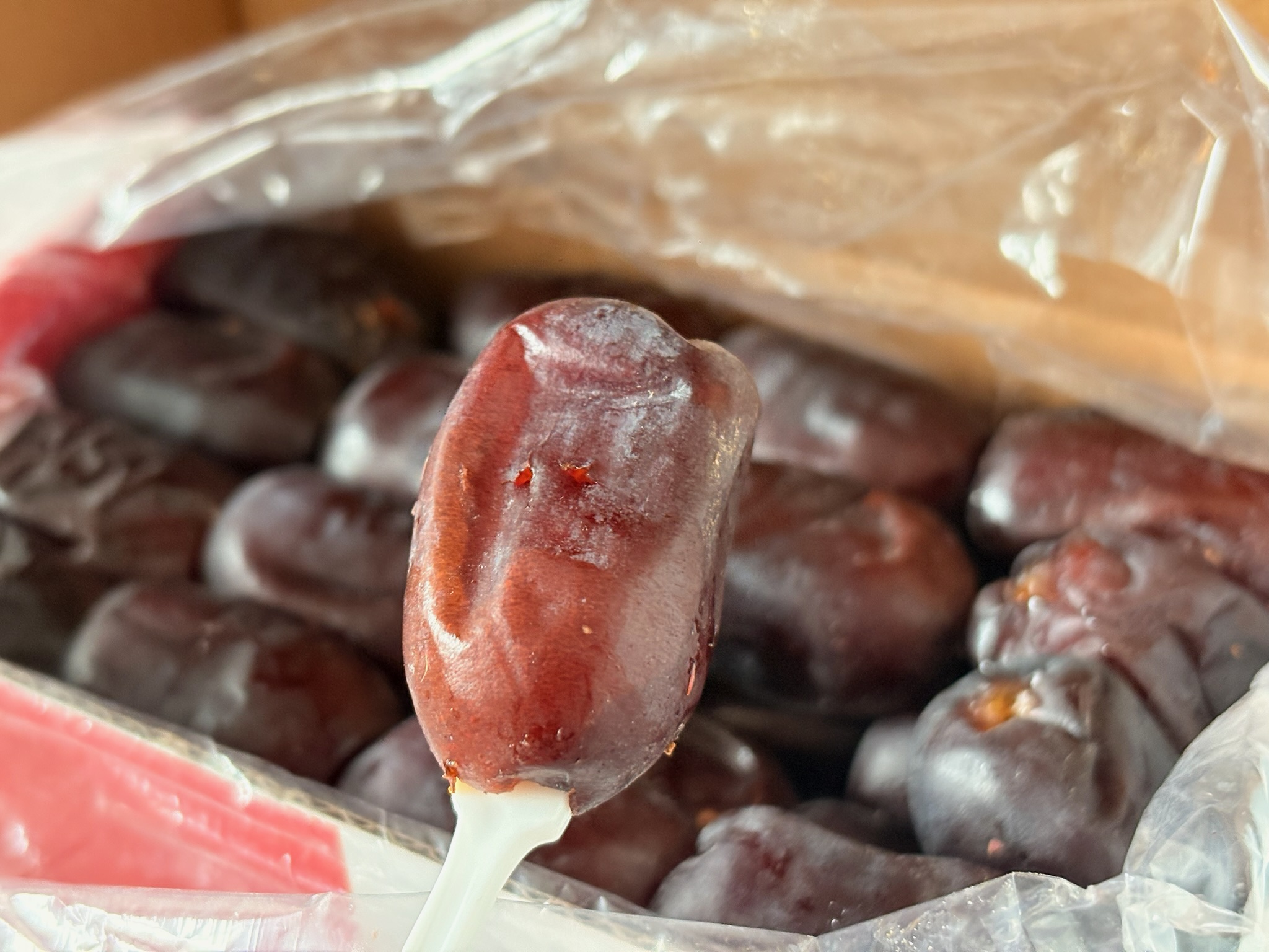 Fresh Mazafati Dates®  550g/pack - Image 2