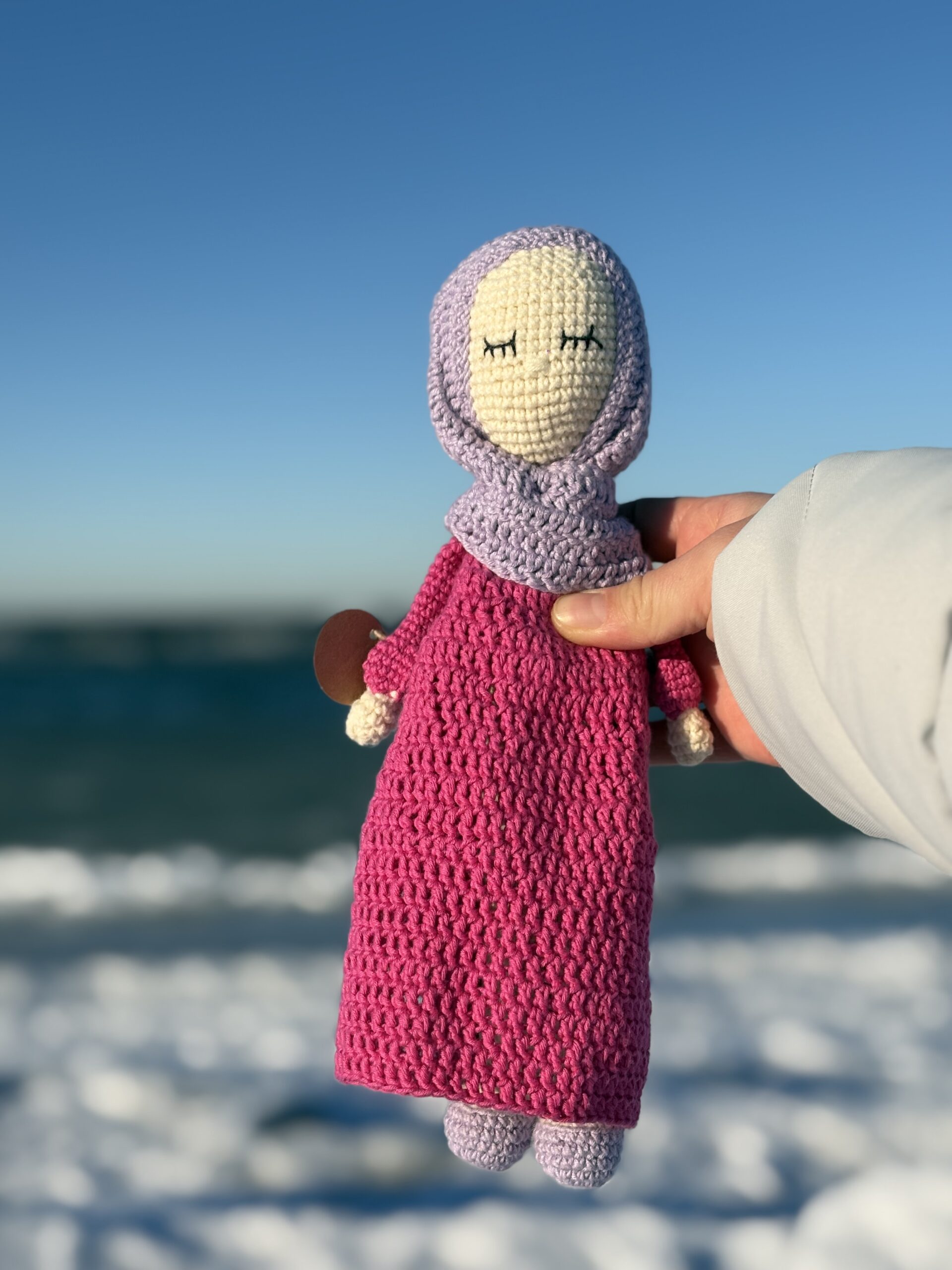 Crochet muslim doll in hijab - Image 2